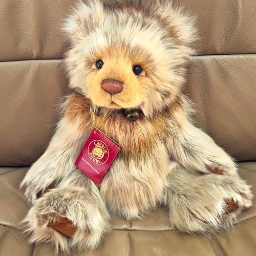 Charlie bears bumble bee - bee,