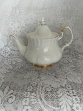 ROYAL ALBERT VAL D'OR TEA POT