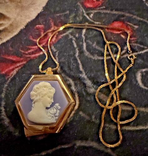 Vintage kingsway elsa - elsa, cameo