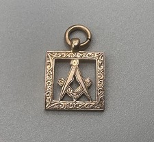 9ct Gold Masonic  Pendant - 9 375