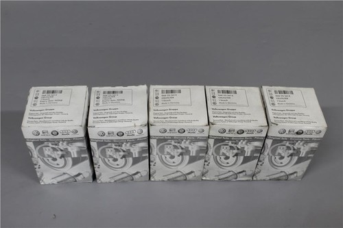 068115561e engine oil - 5x,