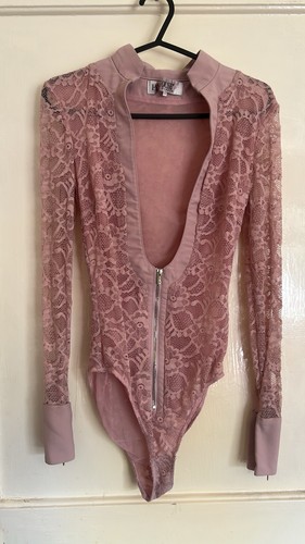 House celeb boutique - -,