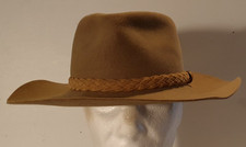 AKUBRA X R.M. WILLIAMS Snowy River Vintage Drovers Hat Brown Approx. Size 54 cm.