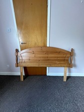 WOODEN HEADBOARD 5ft BED IDEAL