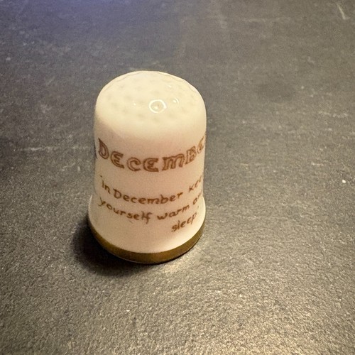 Caverswall bone china thimble - caverswall,