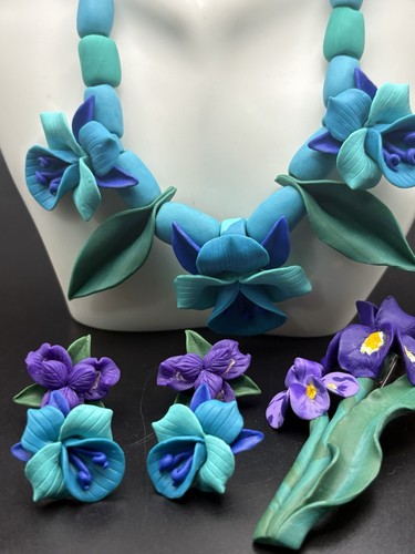 Handcrafted flowers necklace - handcrafted,