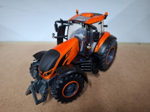 Britains valtra t254 tractor - valtra,