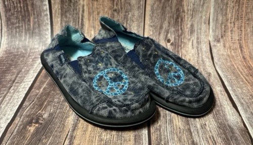 Preowned skechers blue with - skechers,