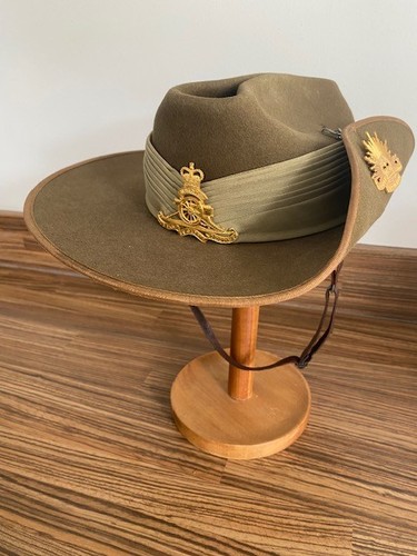 Australian artillery slouch - artillery,