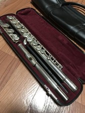 YAMAHA YFL-211SII Flute Used With Hard Case