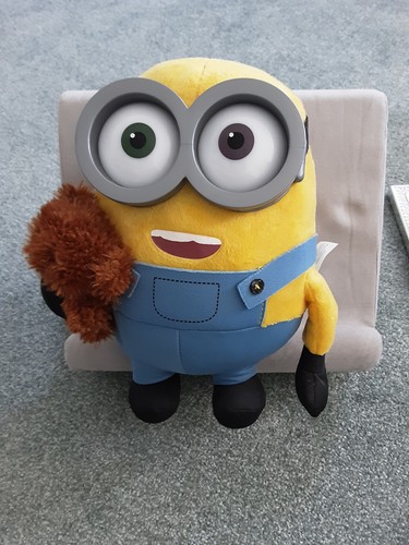 Minion soft toy holding - soft,