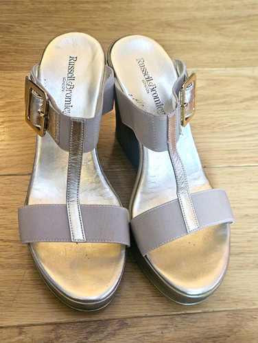 Russell bromley smile wedge - &,