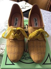 Lulu Hun 30’s/40’s style lace up mustard shoes size 5 pre-owned VGC