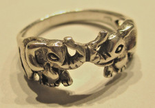 STERLING SILVER TWO ELEPHANTS  RING SIZE L