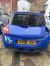 Megane 225 Team F1 Breaking