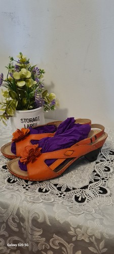 Pavers comfort women - women, coral
