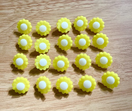 Yellow daisy flower - 20,