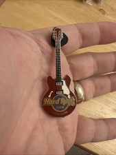 HARD ROCK CAFE Pin Badge