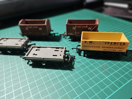Tri ang r17 bolster - bolster, wagons
