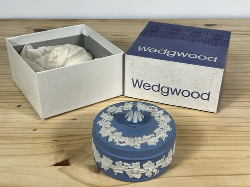 Wedgwood blue jasperware round - wedgwood,