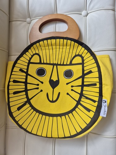 Jane foster lion - jane, canvas