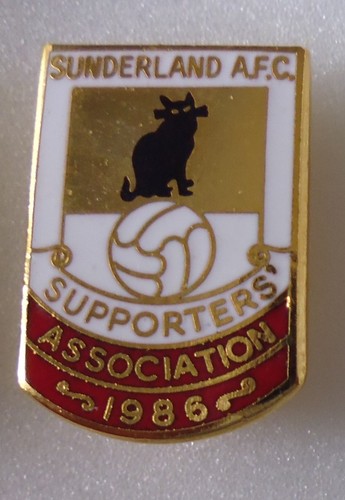 Sunderland football enamel pin - football,