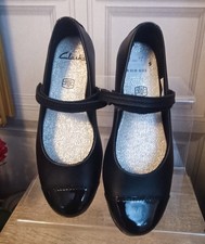 Clarks UK 13.5 F fit/ EU 32.5