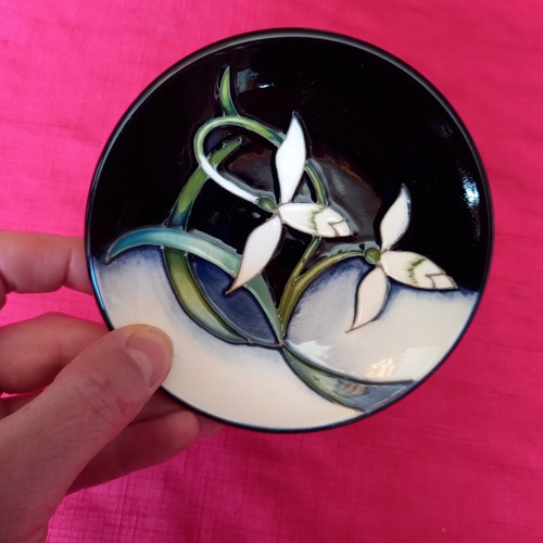Stunning moorcroft snowdrop - moorcroft,