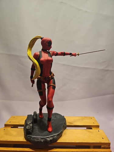 Diamond select toys marvel - diamond,