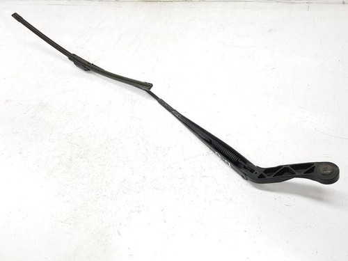 1343899080 2016761 front wiper