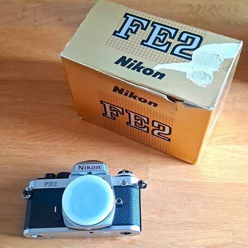 Nikon fe2 body mint - body,