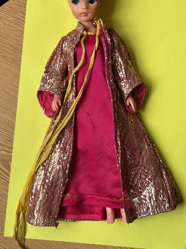 Vintage 1970s sindy doll - 💛,