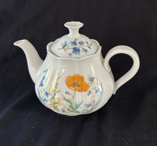 Jasmin teapot seltmann - by,