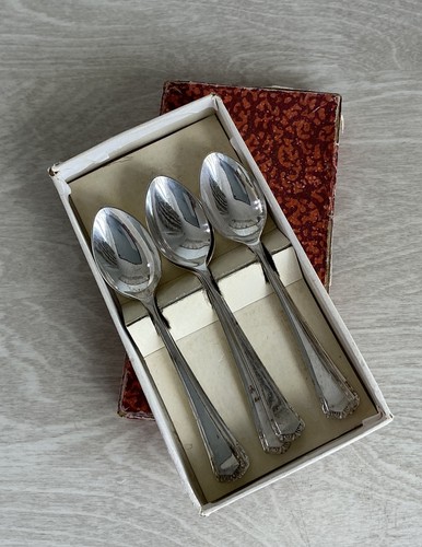 Vintage boxed set teaspoons - set, of