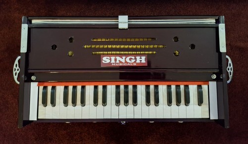 Quality performance harmonium - performance,