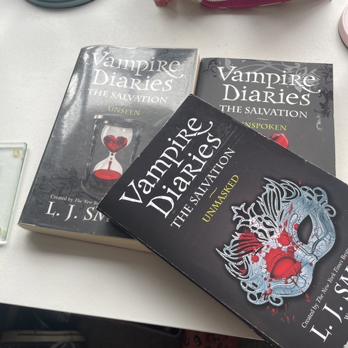 Three vampire diaries - three, books