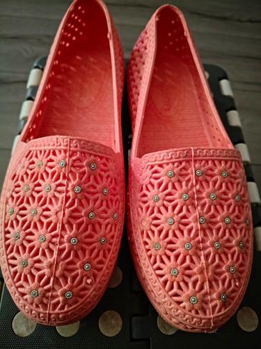 Women pink slip flat - on,