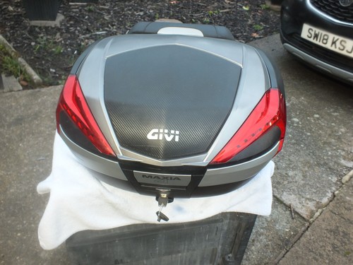 Givi v56 top box good - top,