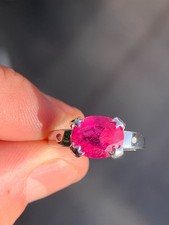 18ct gold diamond 2.5ct ruby ring 4.8 grams