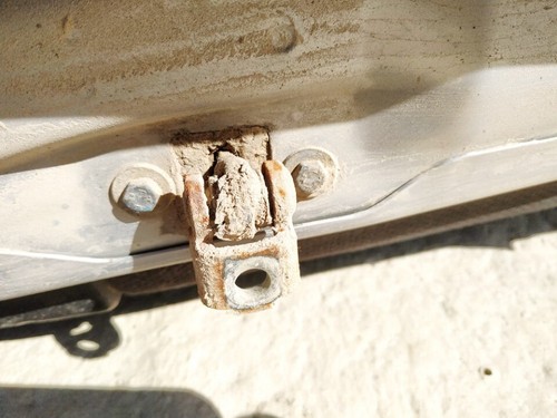 Rear right door - right, check