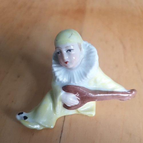 Yellow pierrot clown - ,