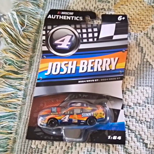 Nascar diecast - diecast,