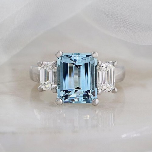 Emerald cut aquamarine - 3.5,
