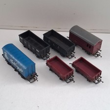 Rake of 6 OO Gauge Rolling