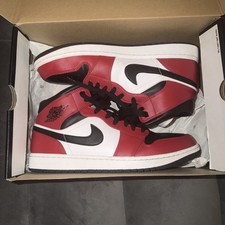 Nike Air Jordan 1 Mid Chicago
