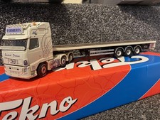Tekno Volvo FH with flatbed