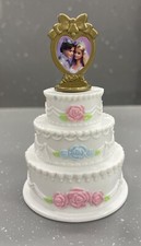 VTG 2005 3.5" Mattel Barbie Princess Rapunzel Wedding Cake White Pink Floral Toy