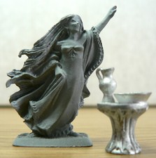 Mithril Miniatures MC16: The Mirror of Galadriel Tolkien/Lord of the Rings/LOTR