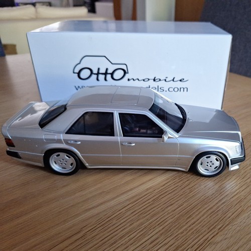 Mercedes benz 300e - 1/18, 5.6