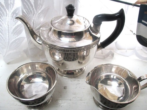 Silver plate viners - plate, tea